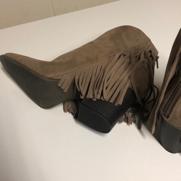 Ladies Boots - Picture 3 of 4